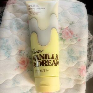 Victoria’s Secret PINK Vanilla & Dreamy Creme Body Lotion